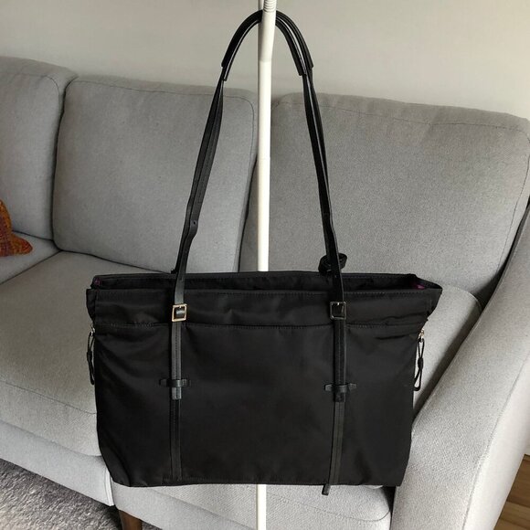 Victorinox Victoria Black Expandable Carry-all Business Laptop Tote Slide-On - Picture 3 of 16